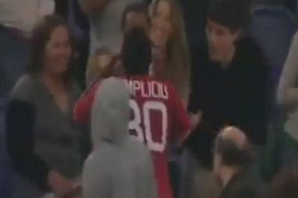 Σκόραρε και έκανε σπριντ για να φιλήσει τη γυναίκα του