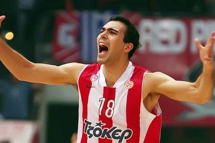 Ανακοινώθηκε η ανανέωση με τον Σλούκα