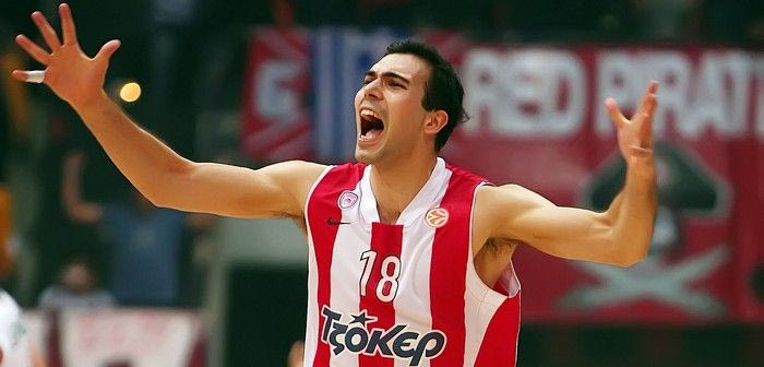 Ανακοινώθηκε η ανανέωση με τον Σλούκα