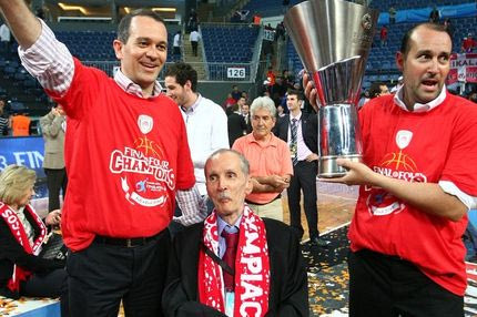 K. Αγγελόπουλος: “Συνεχίζουν στον Ολυμπιακό οι γιοι μου”