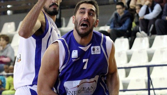 Μετακόμισε στην Κρήτη ο Αγγελόπουλος