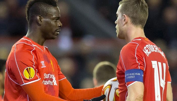 Ο Μπαλοτέλι “άρπαξε” την μπάλα από τον Χέντερσον και εκτέλεσε το πέναλτι (VIDEOS)