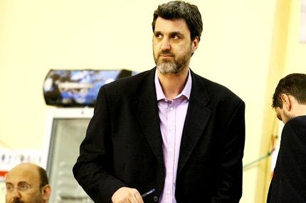 O Nίκος Οικονόμου στο Contra.gr