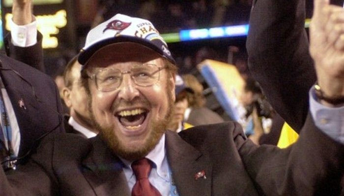 Malcolm Glazer is still alive