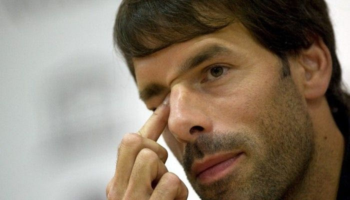 Αποσύρεται ο Φαν Νιστελρόι