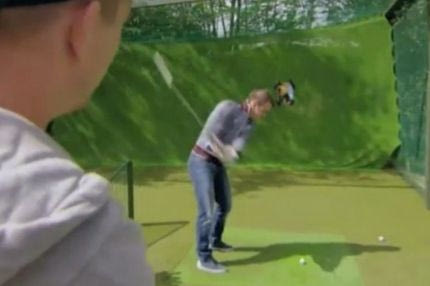 Χτύπημα γκολφ του Φαν ντερ Φααρτ στον Ιμπραΐμοβιτς