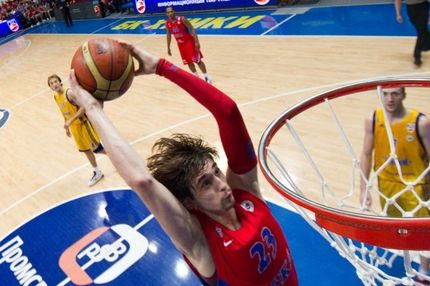 Πάσαρε στους … θεατές ο Σβεντ (VIDEO)