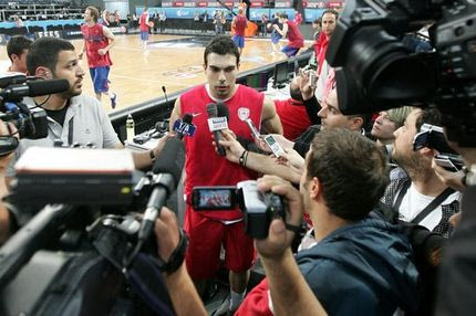 Ανανέωσε για 3 χρόνια ο Σλούκας