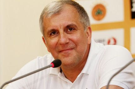 Αποθεώνουν τον Ομπράντοβιτς στο αεροδρόμιο