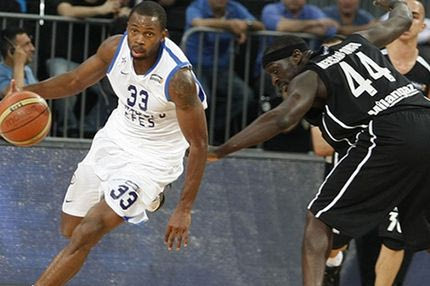 Όρθια η Εφές, μείωσε σε 3-2