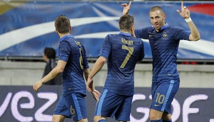 Στο… φουλ οι “τρικολόρ”, 4-0 την Εσθονία