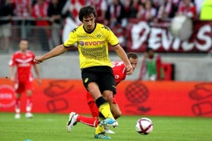 Ανανέωσε ο Χούμελς