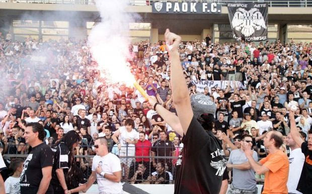 Ο Δώνης, ο ιερέας στη Θύρα 4 και τα πρώτα γκολ