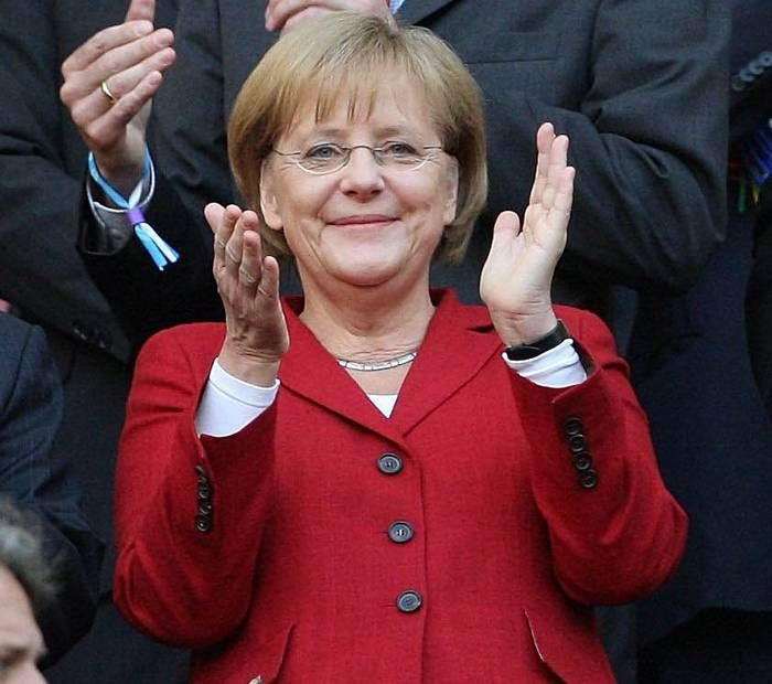 Yπό το βλέμμα της Μέρκελ το ματς