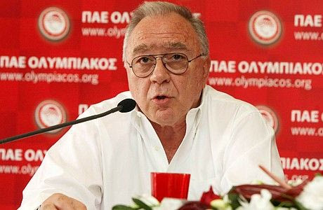 Που ‘χει ντούγκλα στο μουστάκι