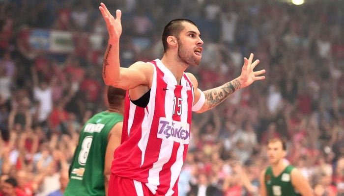 Μένει ο Πρίντεζης