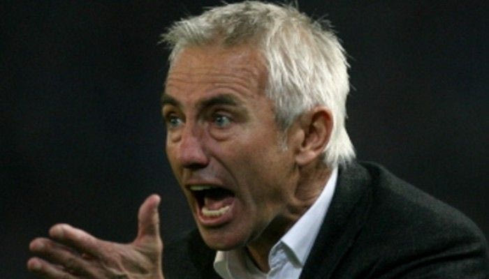 Τέλος ο φαν Μάρβαϊκ