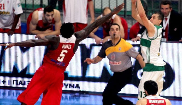 “Θα κάνει ο Παναθηναϊκός ένσταση και για το φάουλ του Διαμαντίδη;”