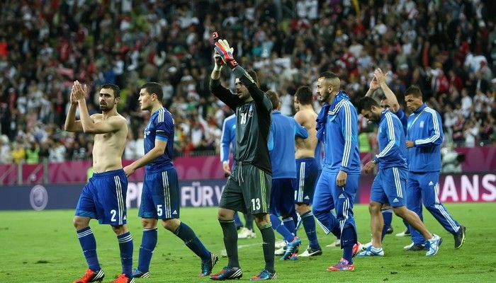 Πτώση τριών θέσεων στην κατάταξη της FIFA