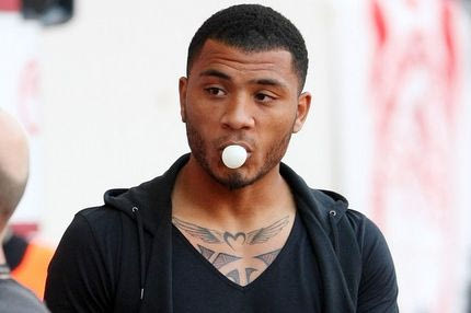 Δοκιμάζει Καζίμ