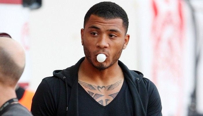 Δοκιμάζει Καζίμ