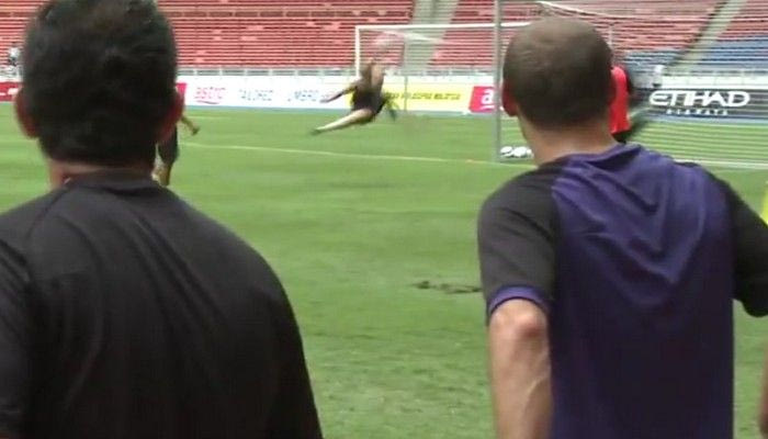 Σκόραρε με ψαλιδάκι ο Πλατ