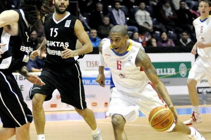 Πήρε και Μορίς Χάμπτον