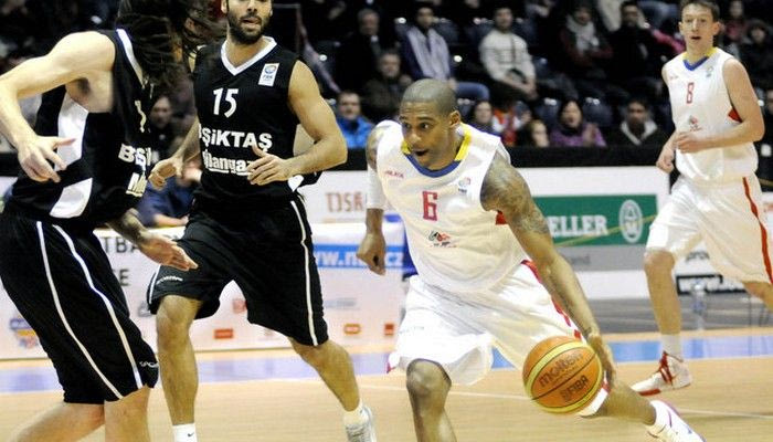 Πήρε και Μορίς Χάμπτον