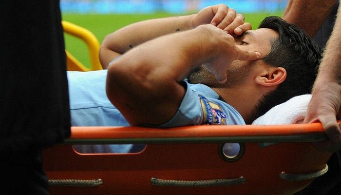 Tρέμουν για το γόνατο του Αγουέρο