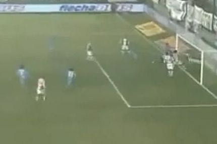 Αυτογκόλ με τα χέρια