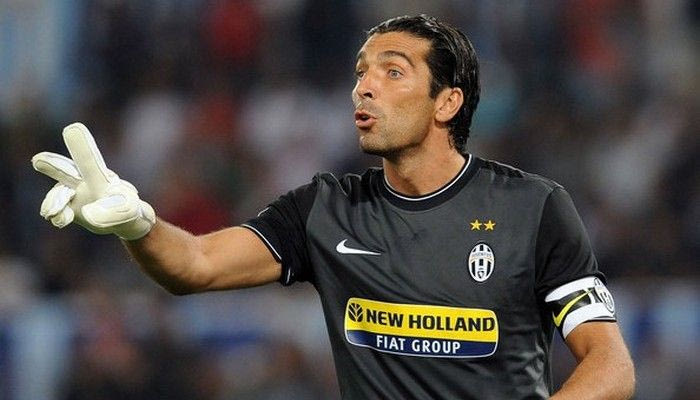 Ανανέωσε με μείωση μισθού ο Μπουφόν