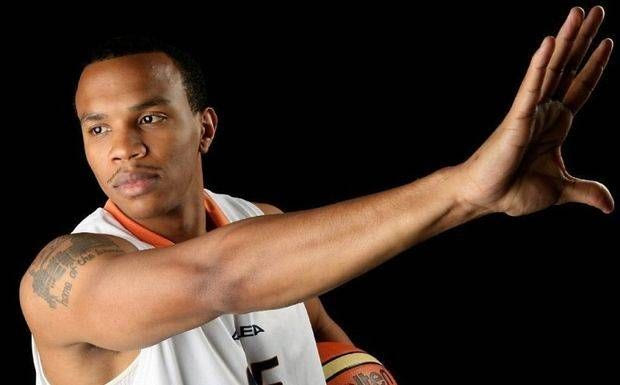 Χάτσερ: “Νίκη σε κάθε ματς”