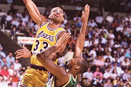 Άγαλμα του Τζαμπάρ στο “Staples Center”