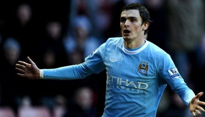 Ενισχύεται με Άνταμ Τζόνσον