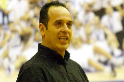 Προσελήφθη ο Καρβέλας