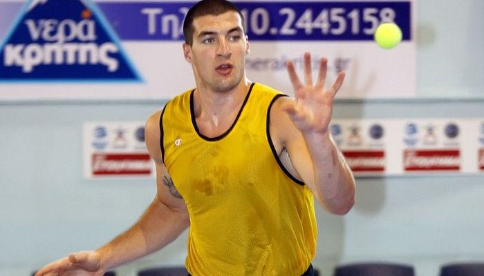 Ο Λιανός κρατάει τον Καββαδά