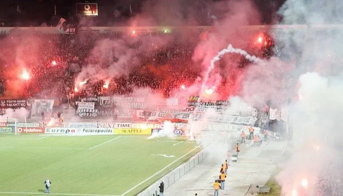 Η Χρυσή Αυγή, η Θύρα 4 και οι ανησυχητικές ομοιότητες