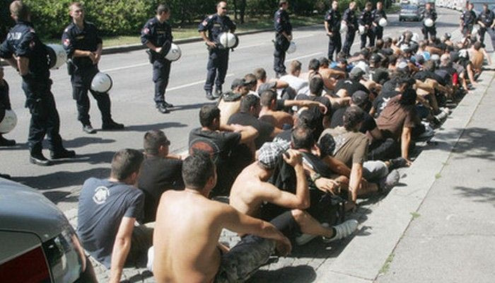 Στο οδόστρωμα οπαδοί του ΠΑΟΚ για έλεγχο από την αστυνομία