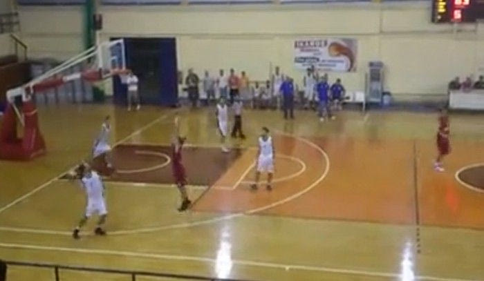 Απίστευτο buzzer beater στην Γλυφάδα