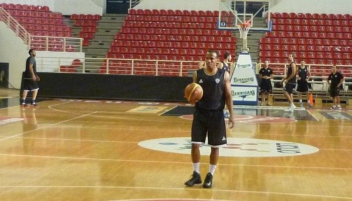 “Σκληρό καρύδι  ο Χάτσερ”