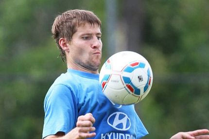 Δοκιμάζει τον αδερφό του Χλεμπ