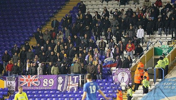 Με sleeping bag στα εκδοτήρια!