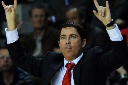 Ανανέωσε για τρία χρόνια ο Πασκουάλ