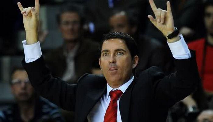 Ανανέωσε για τρία χρόνια ο Πασκουάλ