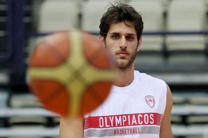 Περπέρογλου: “Μου λένε ότι μου ταιριάζει το κόκκινο”