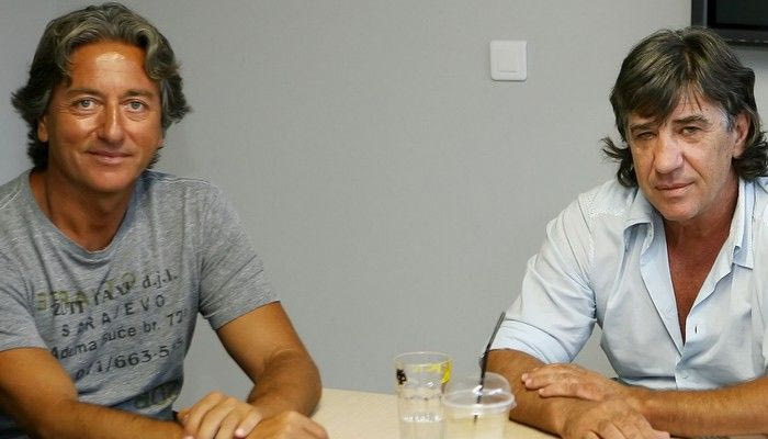 Πιέζουν τον Μαύρο να απομακρύνει τον Βλάχο