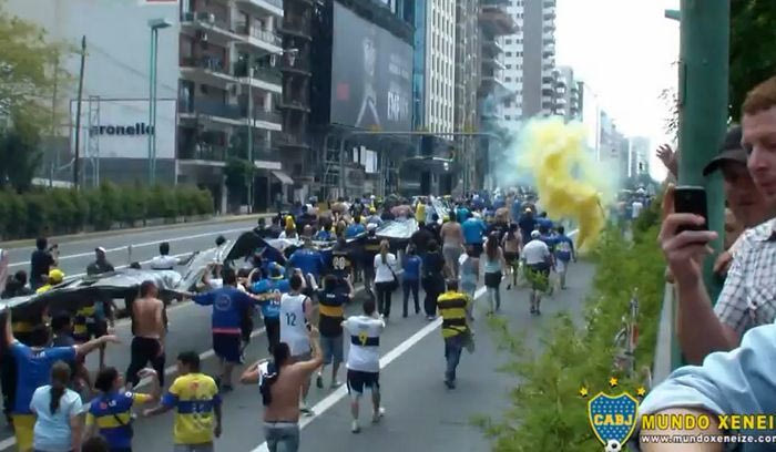 Η λαοθάλασσα της Μπόκα