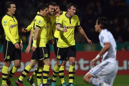 2ος γύρος: Άνετα Ντόρτμουντ, Σάλκε