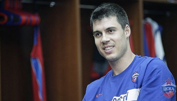 Εκτός παρκέ για τέσσερις μήνες ο Έρτσεγκ