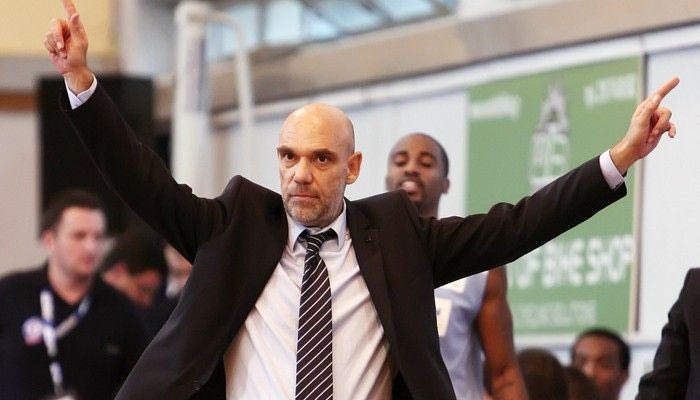 Γκέκος: “Μπορούμε και καλύτερα”. Παπανικολάου: “Δεν υπάρχει… σκονάκι στο μπάσκετ”